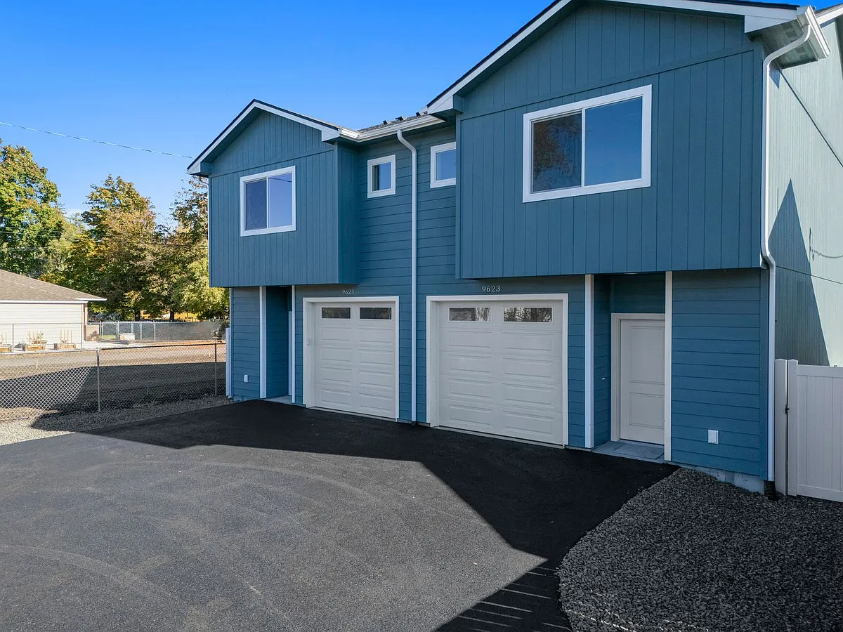 Building Photo - 9623 E Nixon Ln