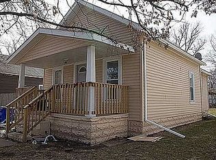 293 18th Ave SW, Cedar Rapids, IA 52404