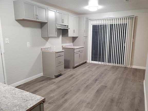 3rd image of 1041 N Glenn Ave