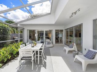 550 S Rainbow Dr, Hollywood, FL 33021
