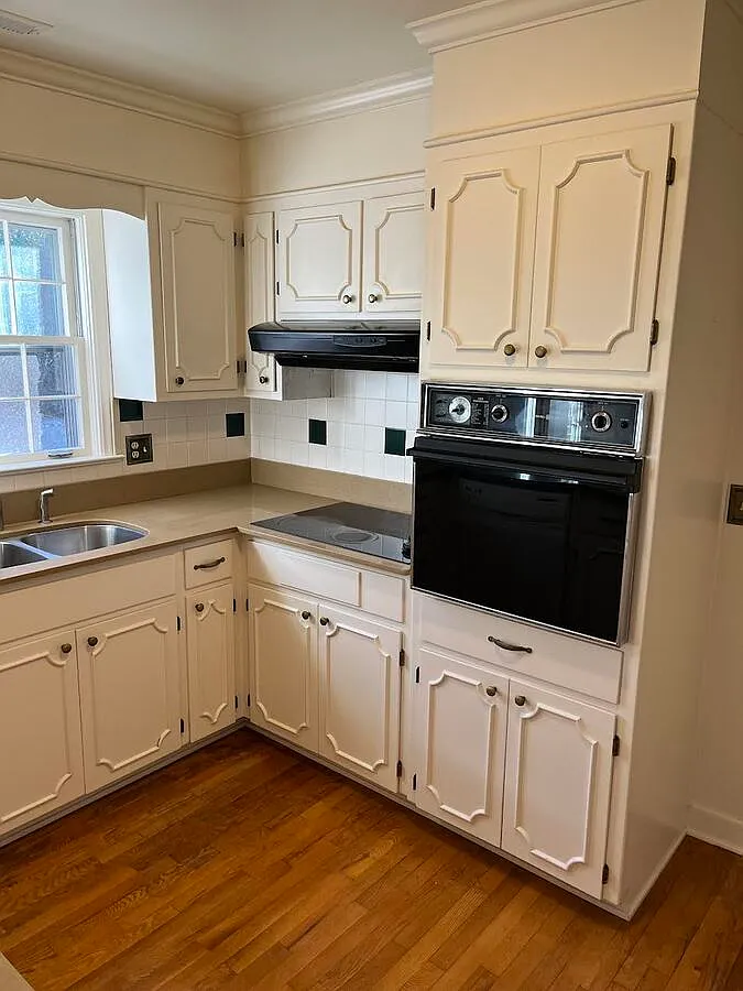 3 bed, 1995 sqft, $2,795 — Photo 4