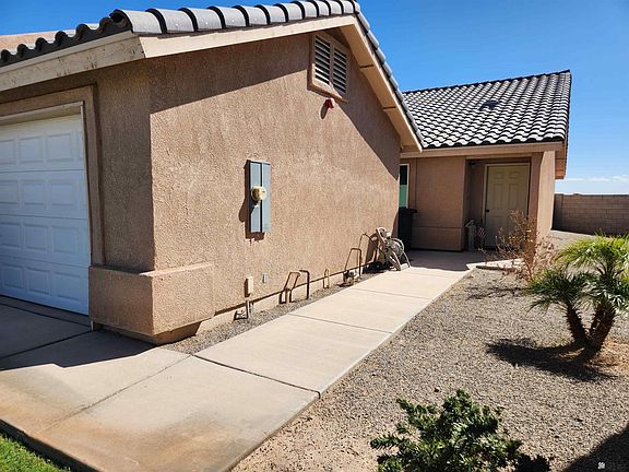 2nd image of 7257 E 39th Pl