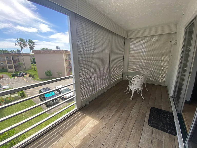 715 Lori Dr #304 — Photo 12