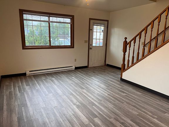 2nd image of 630 W King St APT 1