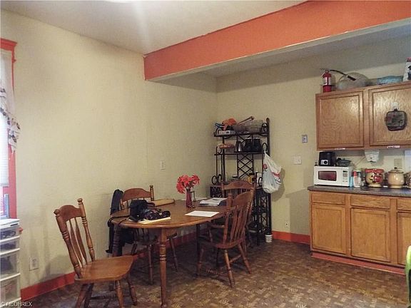 4th image of 10531 Columbia Ave