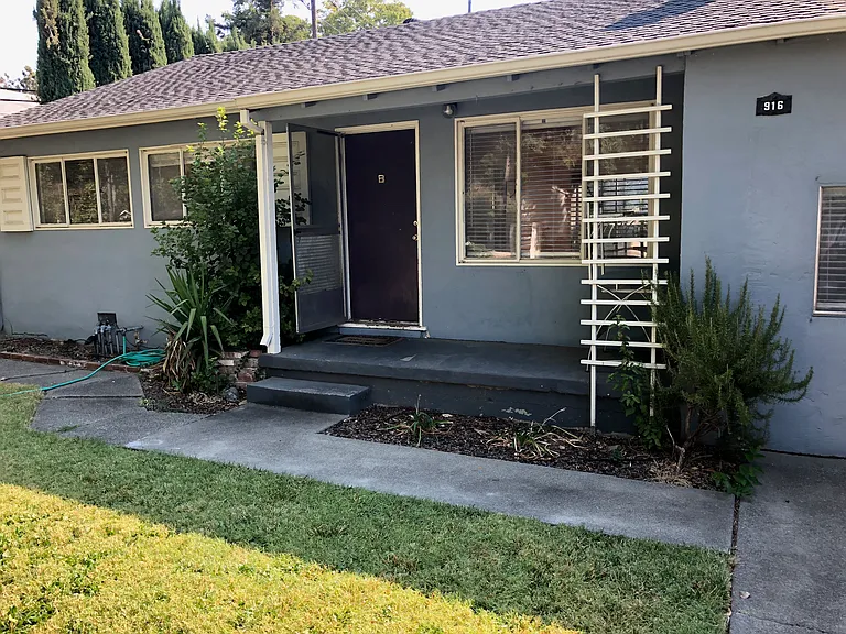 916 Eureka Ave — Photo 10