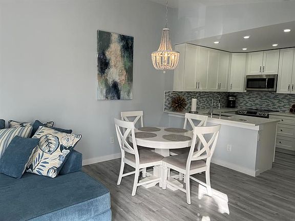 3rd image of 647 Waterside Dr