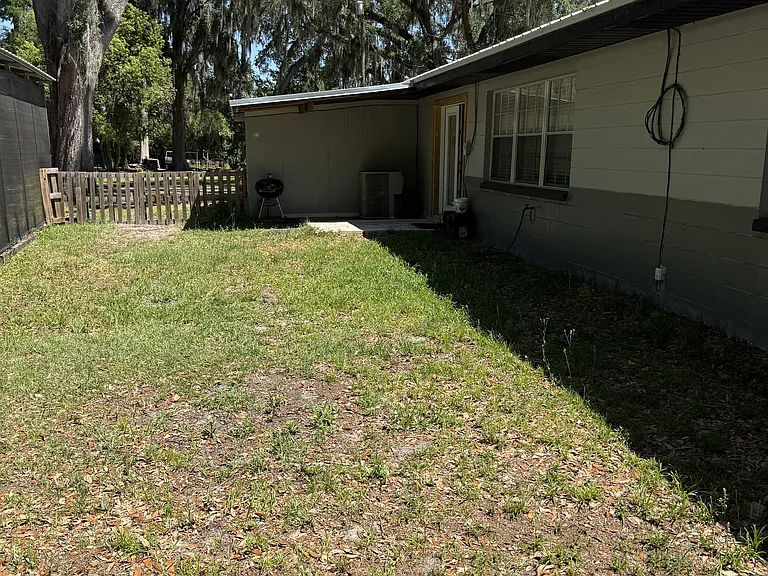 407 SW 1st St — Photo 23