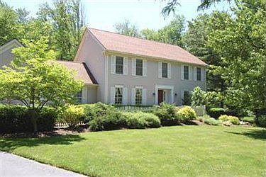 1st image of 75 Waterford Dr