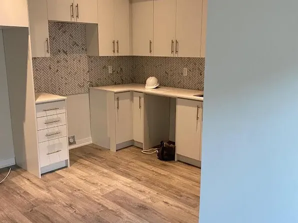 3409 Ridgeway Dr #25, Mississauga, ON L5L 0B9
