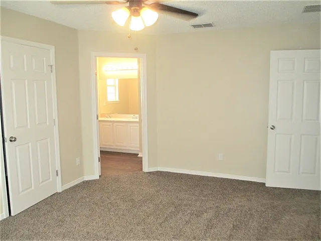 3156 Peppertree Dr — Photo 10