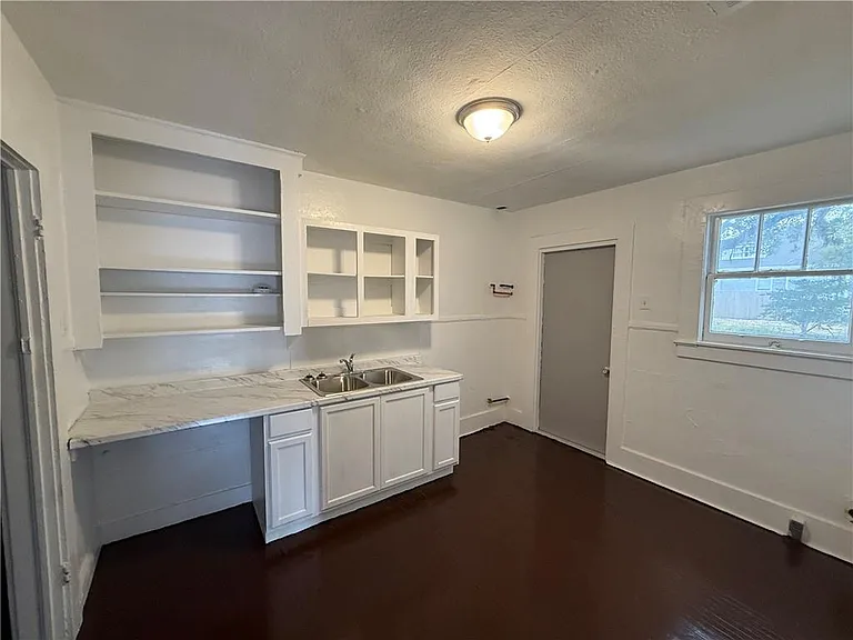 1321 Springhill Trce #B — Photo 5