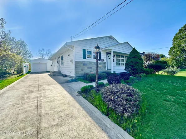 31 Weaver Avenue, Waterford, NY 12188