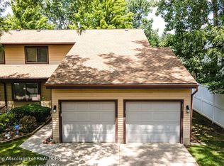 2105 E Provincial House Dr, Lansing, MI