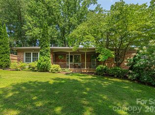 102 Azalea Dr, Waynesville, NC 28786