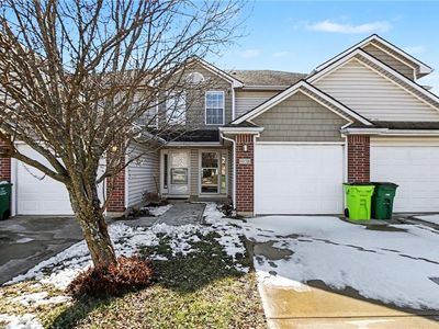 904 SW Peach Tree Ln, Lees Summit, MO, 64064