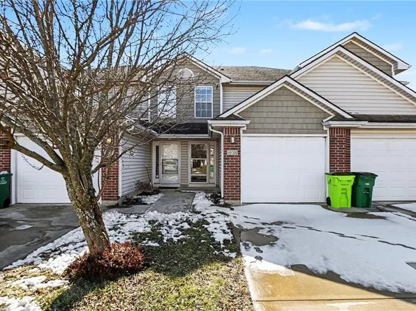 904 SW Peach Tree Ln, Lees Summit, MO 64064