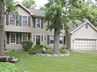 1010 Willoby Ln, Elgin, IL 60120