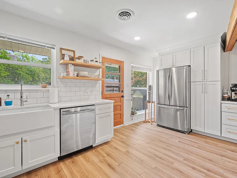 504 Kirkwood Ln — Photo 20