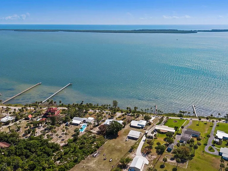 4003 S Indian River Dr — Photo 29