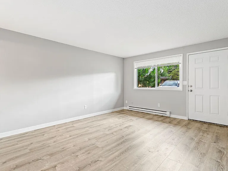 6970 SW King Blvd — Photo 3