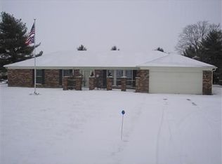 1393 Foust Rd, Xenia, OH 45385