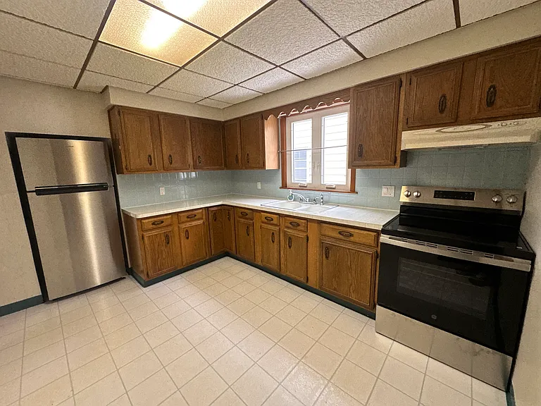 305 S Ogden St — Photo 10