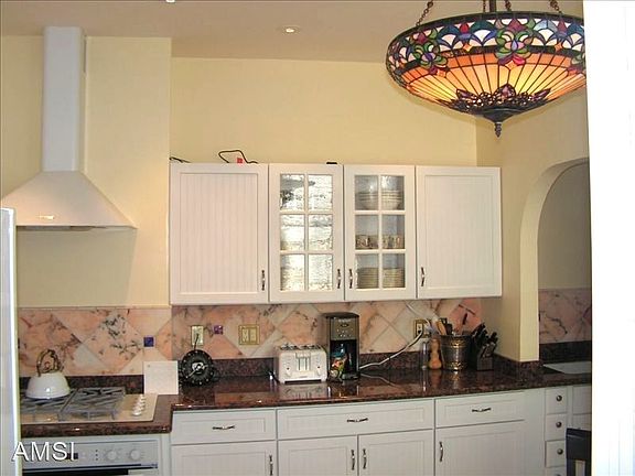 5th image of 1115 Lincoln Way