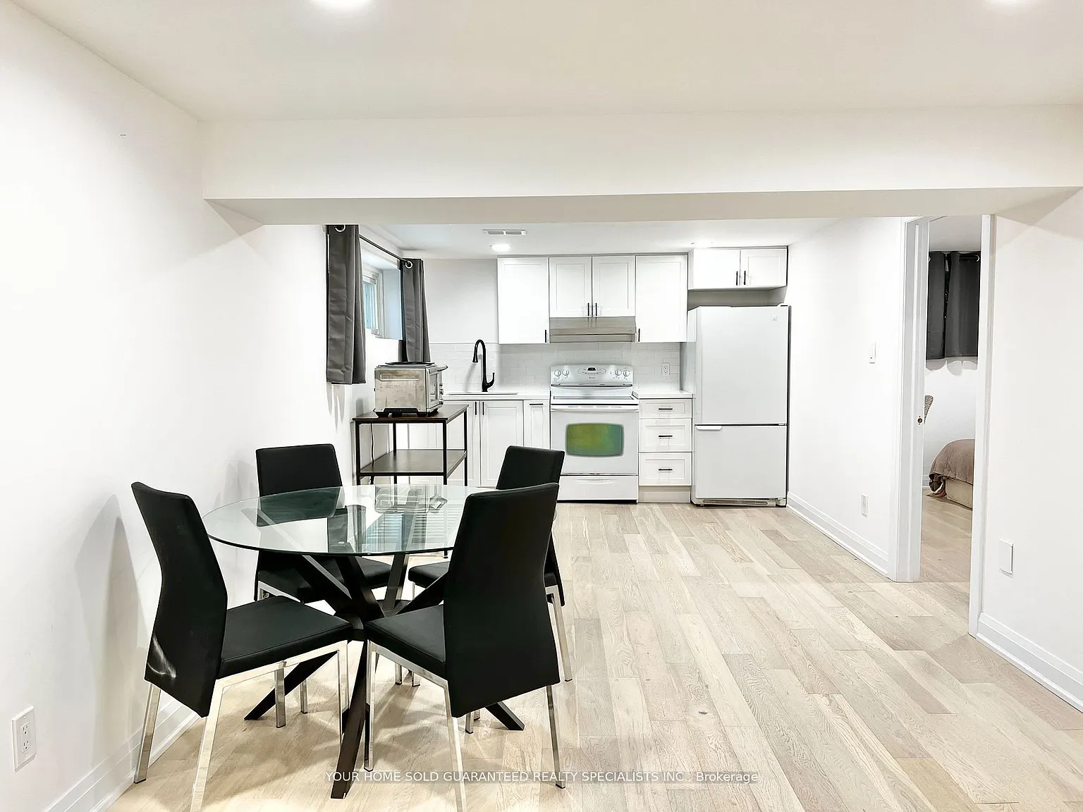 1 bed, $1,000 — Photo 1