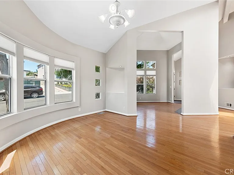 1536 Silver St — Photo 7