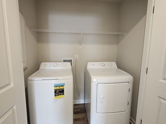 4th image of 818 Powder Branch Dr #1