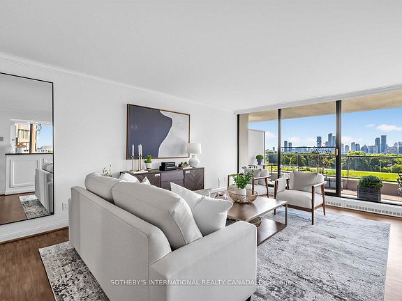 4th image of 10 Avoca Ave #706