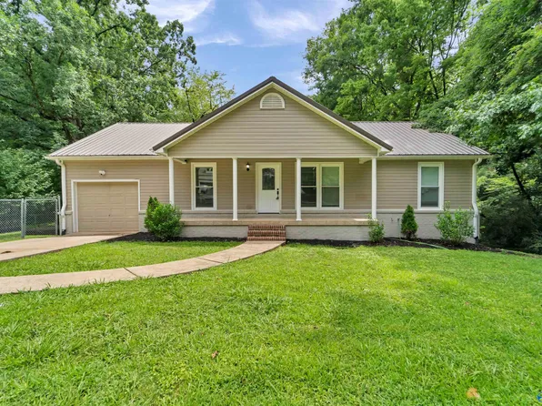 298 Golfview Dr NE, Arab, AL 35016