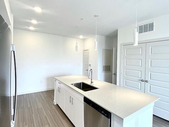 4th image of 4501 Silver Sage Dr