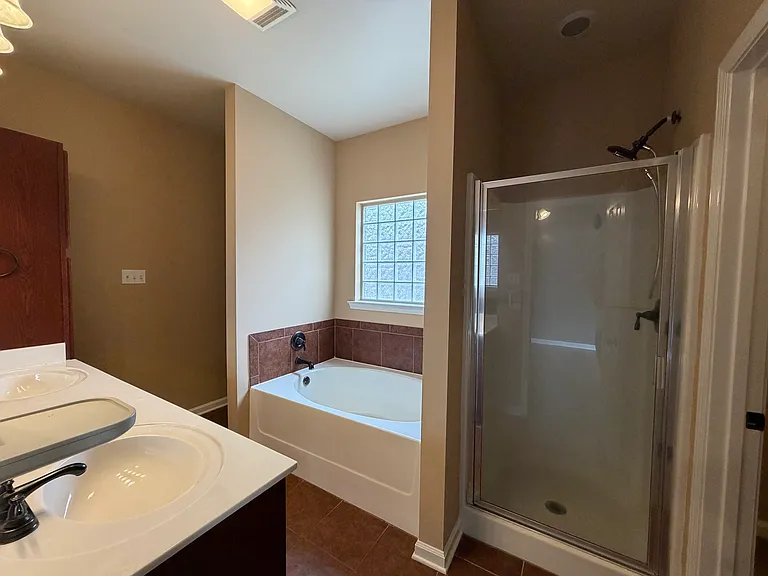 17091 Jamestowne Dr — Photo 10