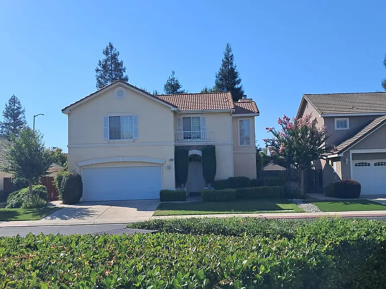 1940 Lawrence Ave — Photo 9