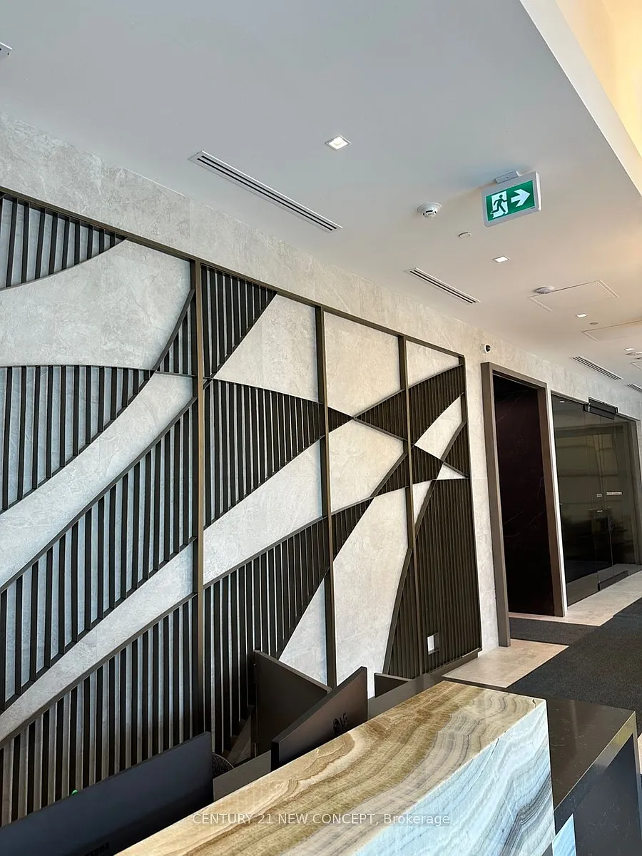 Building Photo - 8888 Yonge St #326
