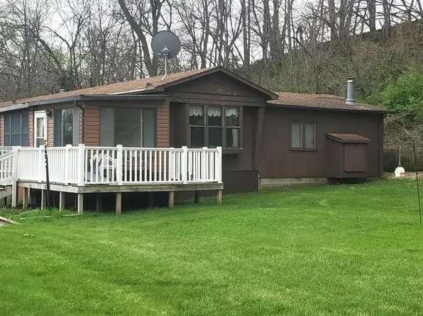 11926 Highway 141, Mapleton, IA 51034