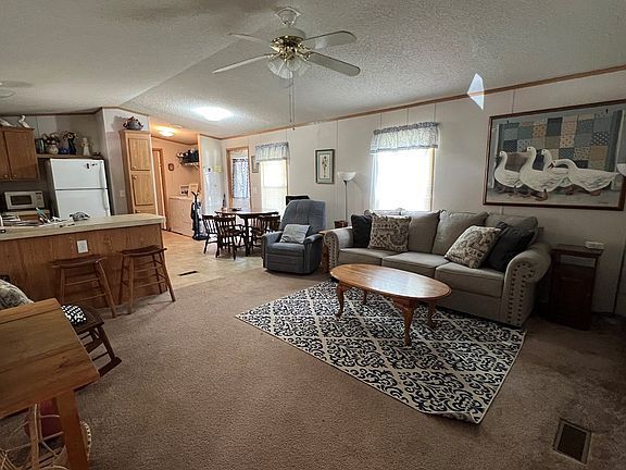 3rd image of 5140 Tamarack Dr