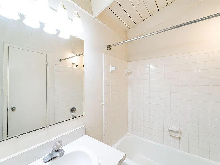1349 Rumba Ln — Photo 10