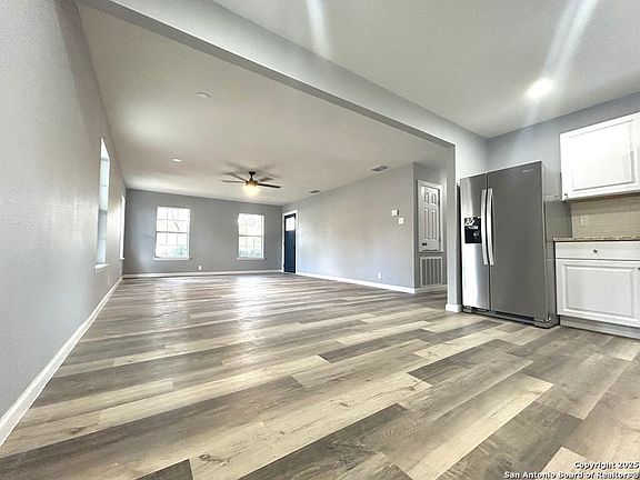 4th image of 1016 E Randall St.