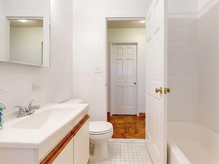 99 Pond Ave #514 — Photo 4