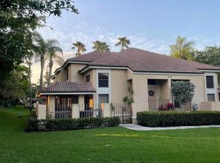 579 Prestwick Cir APT 3, Palm Beach Gardens, FL 33418