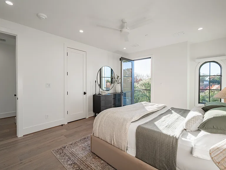 4529 Emerson Ave #8L — Photo 24