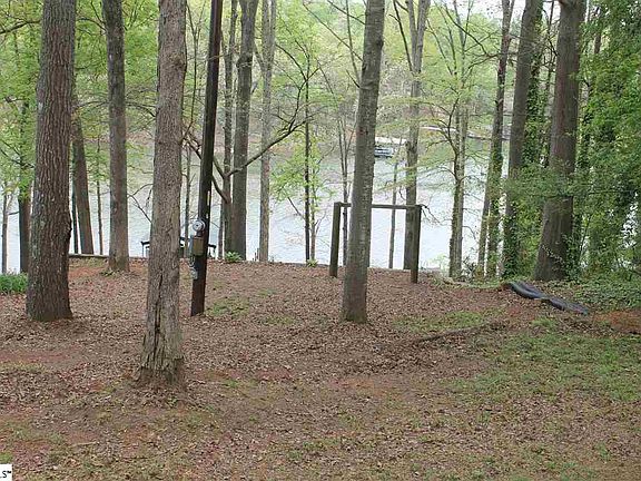5th image of 602 Dogwood Ln