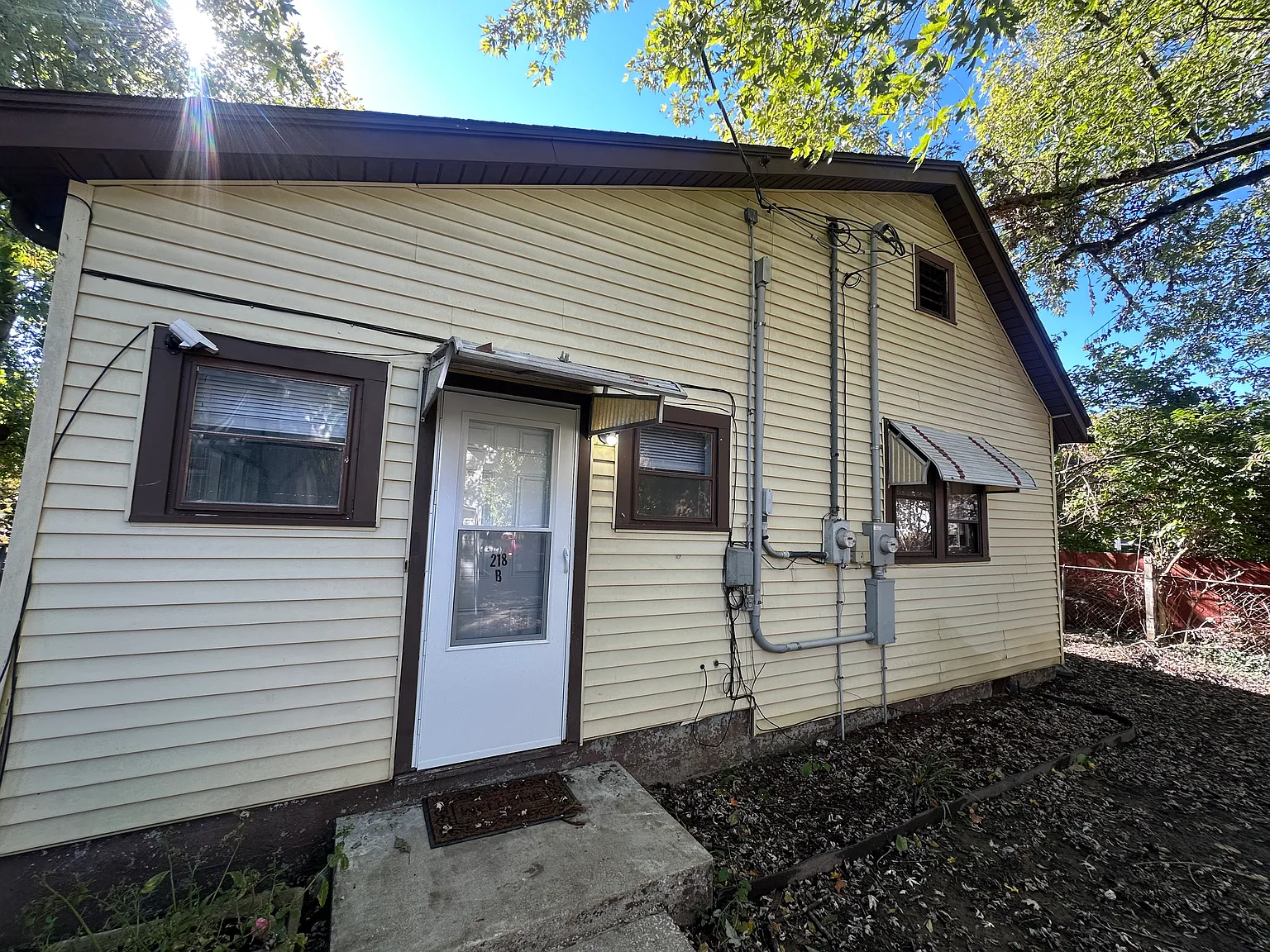 218 Holmes Street — Photo 2