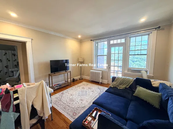 2035 Commonwealth Ave, Brighton, MA