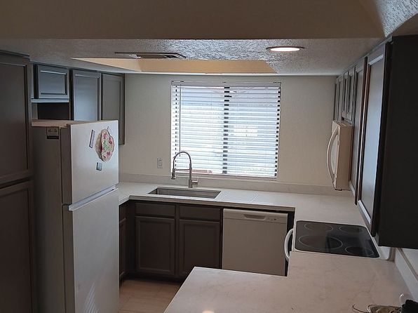 818 S Westwood APT 104