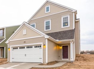 1364 Highland Hill Dr, Lowell, MI 49331