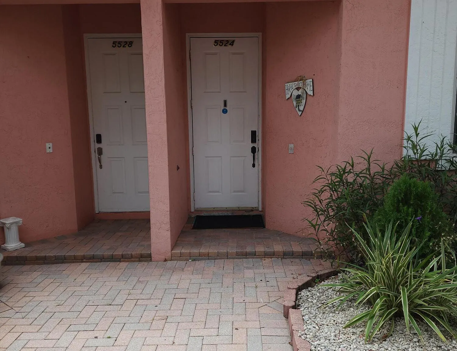 3 bed, 3.5 bath, 1885 sqft, $3,000 — Photo 1